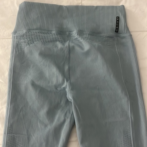 Rush Seamless Outfit - Picture 7 of 7